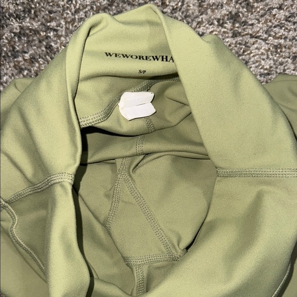 Revolve Olive Green Women's Shorts size Small - high rise - Picture 7 of 7